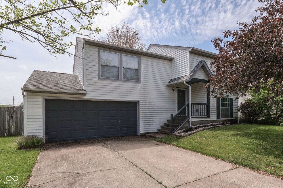 110 Meadow Creek Blvd, Whiteland, IN 46184 - photo 1