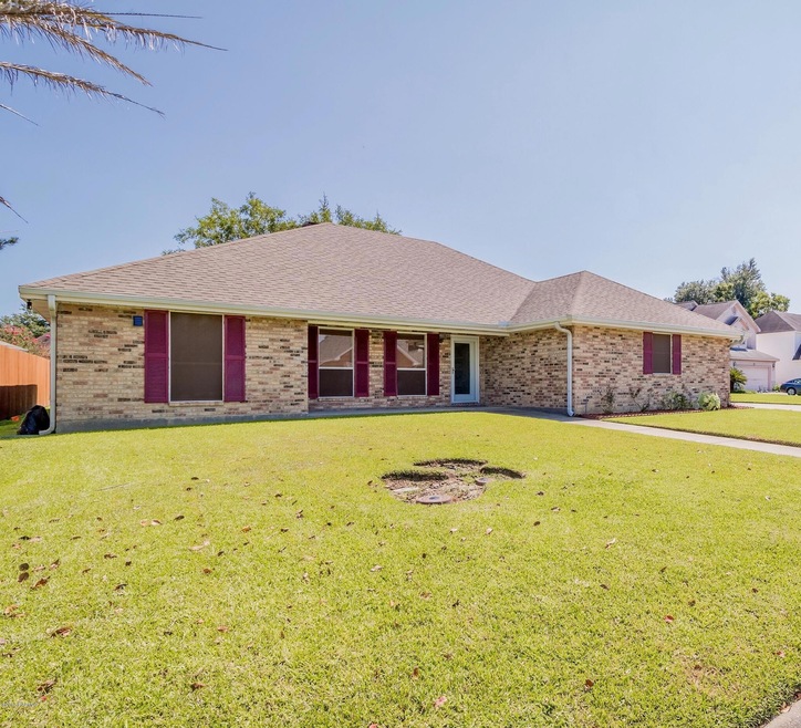 210 Redoak Circle