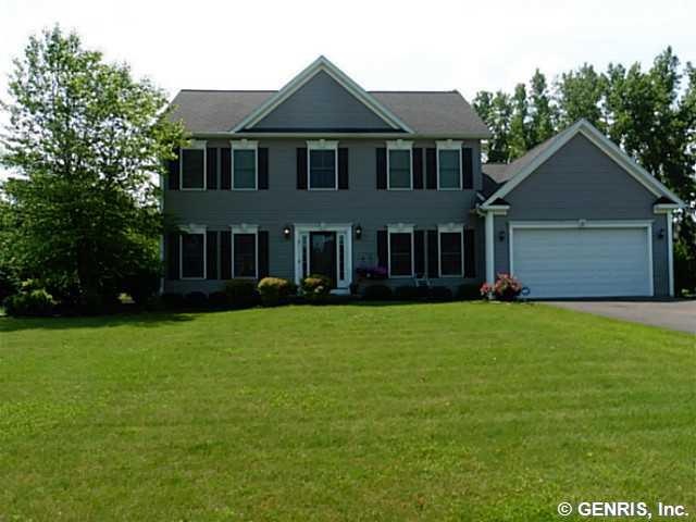Exterior Front Welcome to 3 Blooms End!