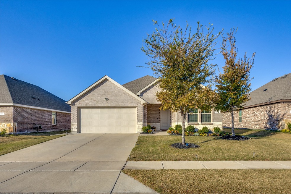 904 Stockton Pass Ln, Princeton, TX 75407 - photo 1