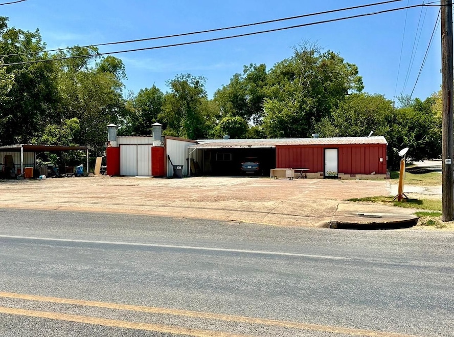 500 S Texas St, de Leon, TX 76444 - photo 1