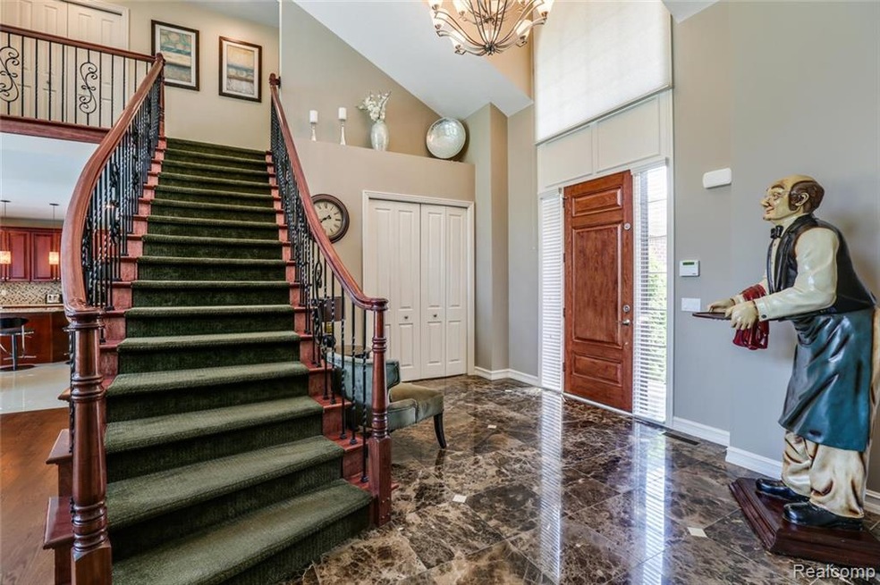 2850 Berkshire Dr, Bloomfield Hills, MI 48301 - photo 1