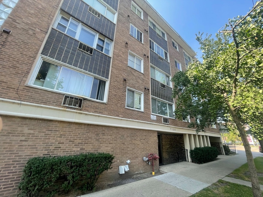 7120 N Sheridan Rd unit 218, Chicago, IL 60626 - photo 1