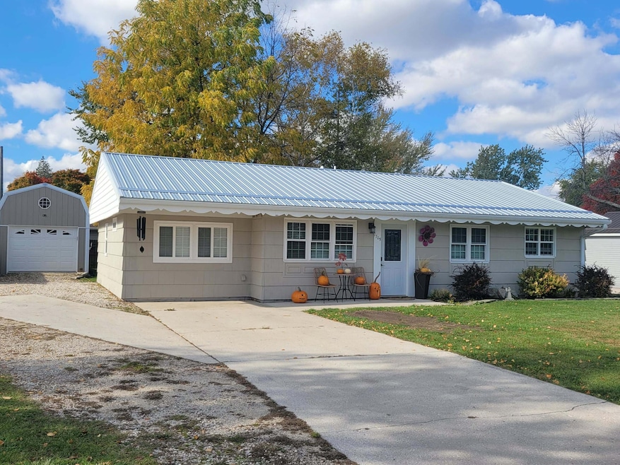 1705 Mason St, New Holstein, WI 53061 - photo 1