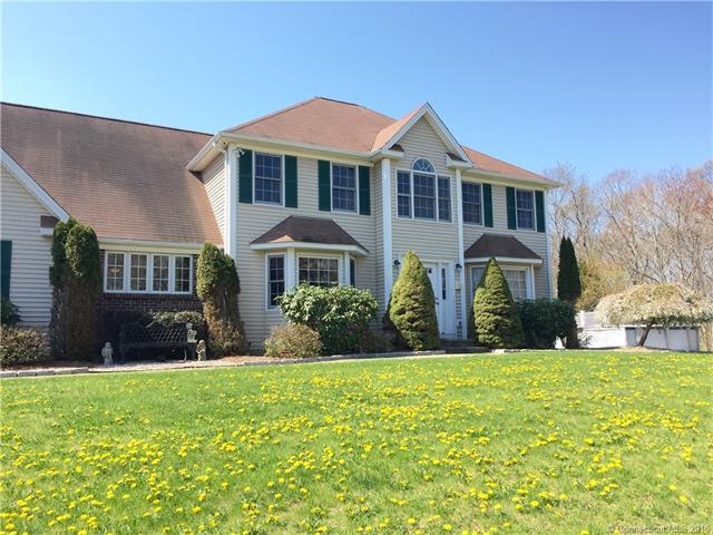 Amazing home .. Original owners... Private Locatio