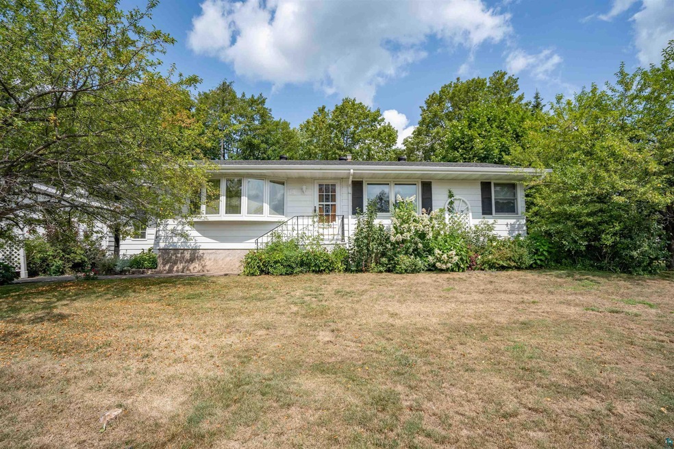 825 Almac Dr, Duluth, MN 55810 - photo 1