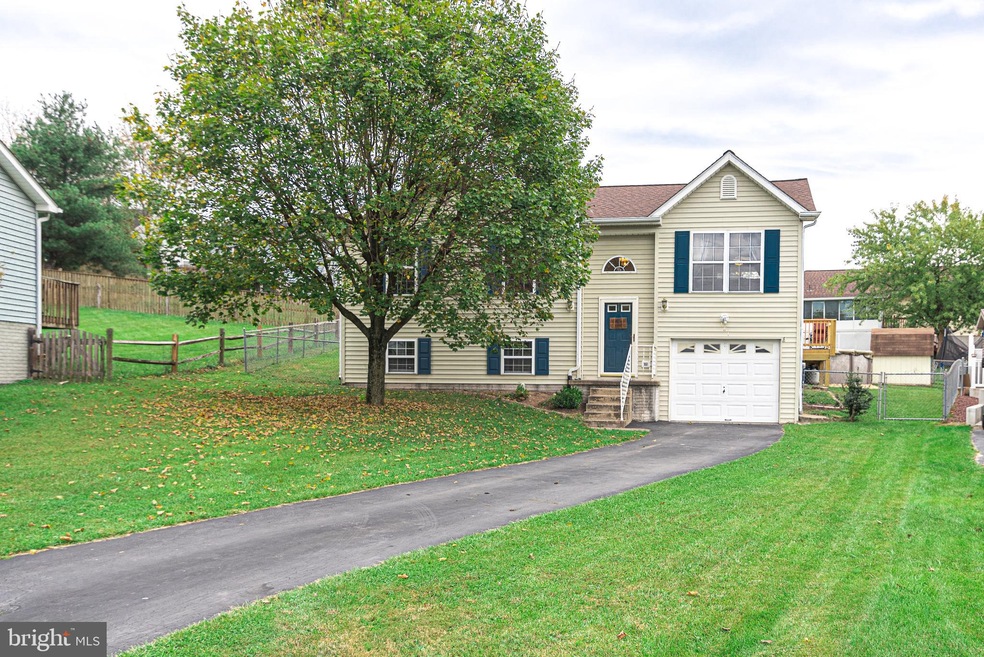 181 Bane Berry Ln, Martinsburg, WV 25404 - photo 1