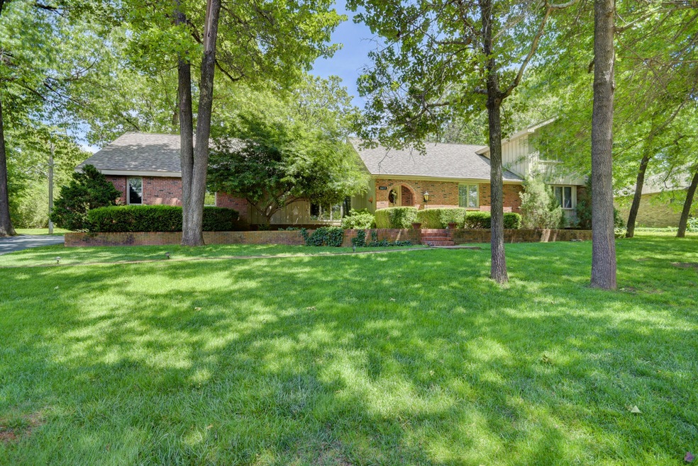 8413 Interlochen Dr-1