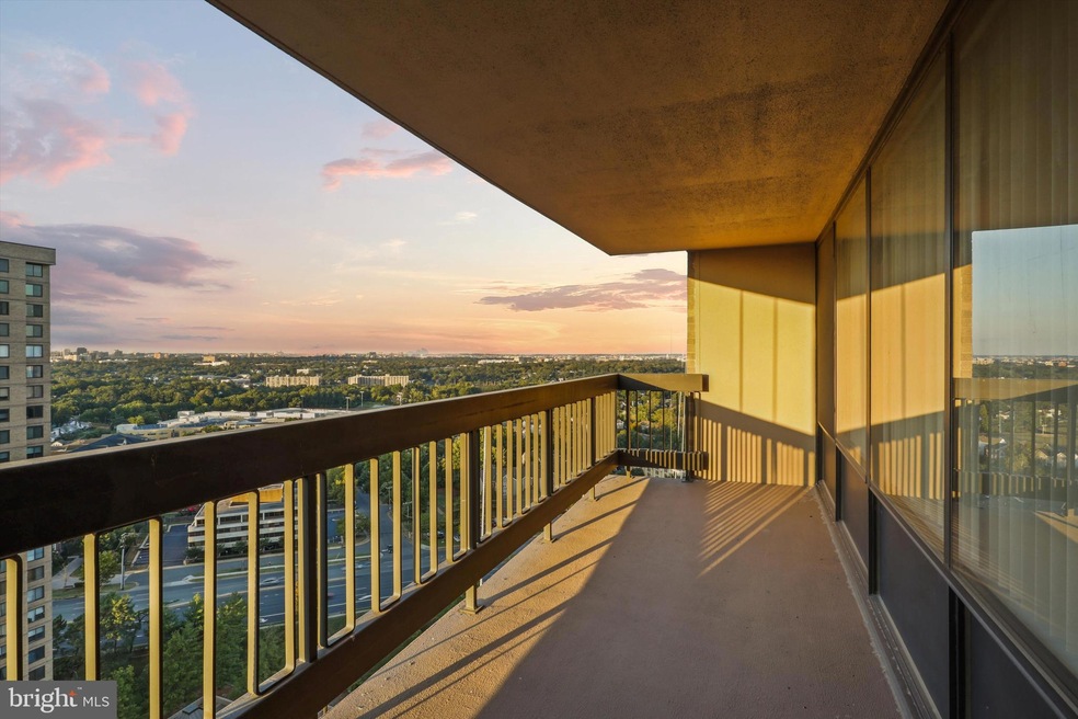 Skyline Plaza unit 2202S, Baileys Crossroads, VA 22041 - photo 1