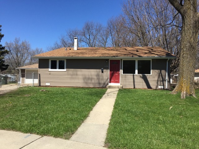 1628 Sacramento Ct, Carpentersville, IL 60110 - photo 1