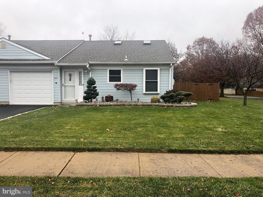 137 Pebble Rd, East Windsor, NJ 08520 - photo 1