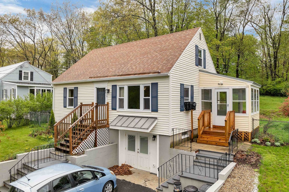 74 Pine St, Rollinsford, NH 03869 - photo 1