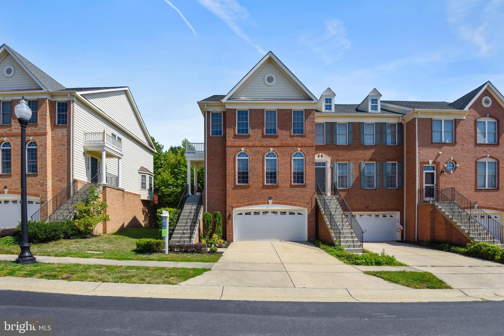 42910 Overly Square, Chantilly, VA 20152 - photo 1
