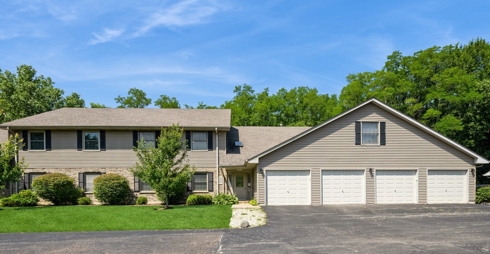 1667 W Beach Rd unit 1667, Waukegan, IL 60087 - photo 1