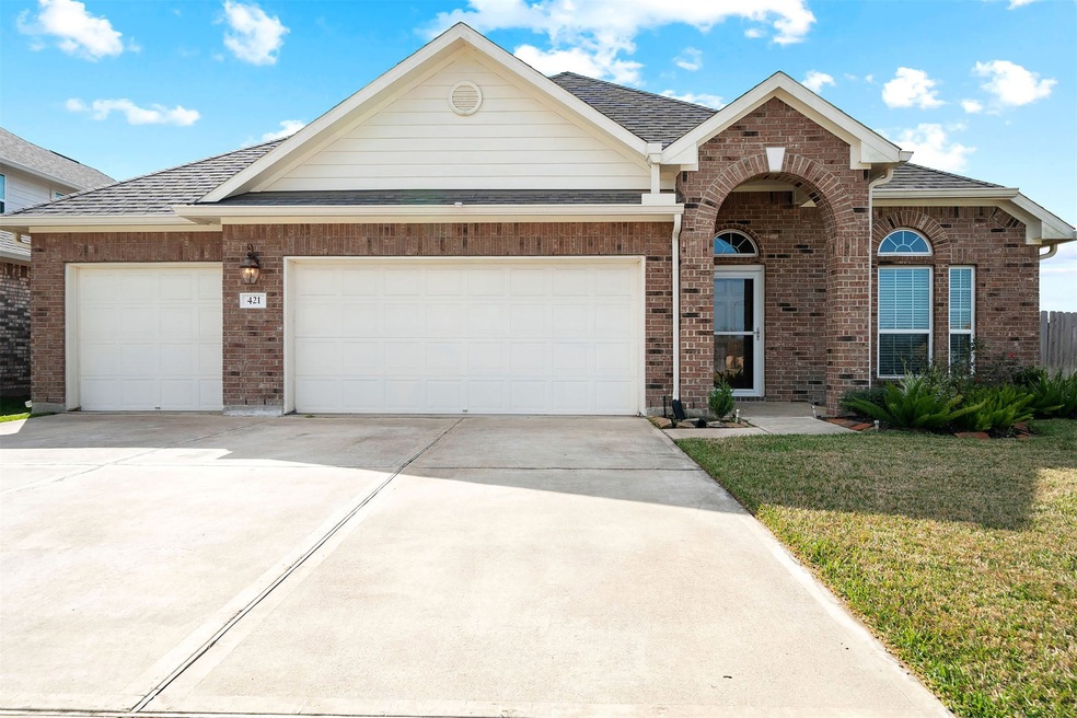421 Merlot Dr, Alvin, TX 77511 - photo 1