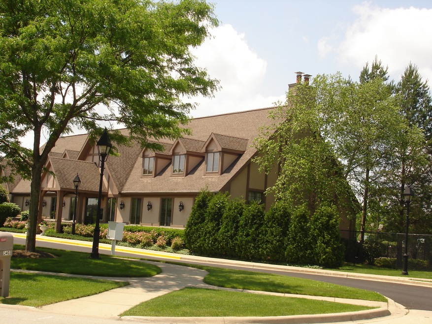 1352 Saxon Ln, Naperville, IL 60564 - photo 1