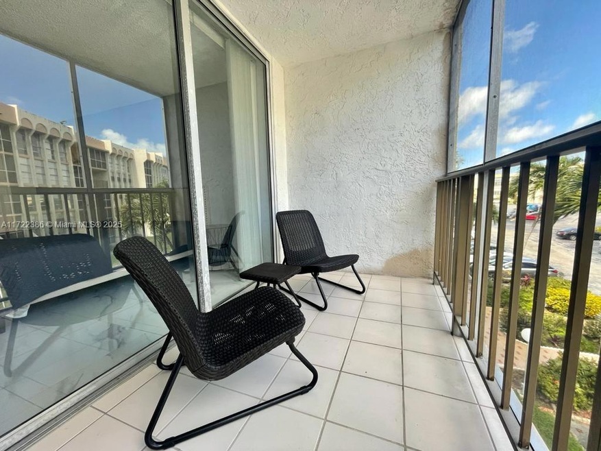 DeSoto Park unit 314, Hallandale Beach, FL 33009 - photo 1