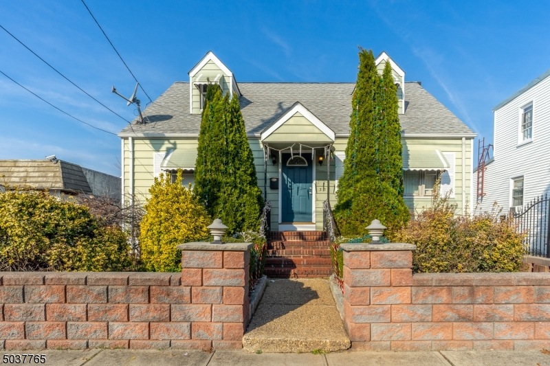 331 S 5th St, Elizabeth, NJ 07206 - photo 1