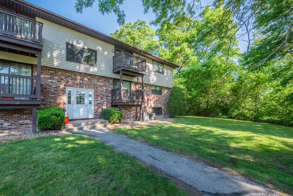 18 Surrey Dr unit B3, Newington, CT 06111 - photo 1