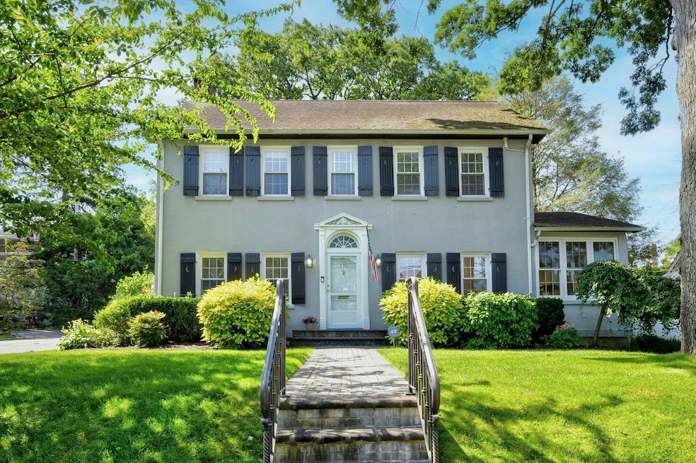 170 Hillcrest Ave, Manhasset, NY 11030 - photo 1