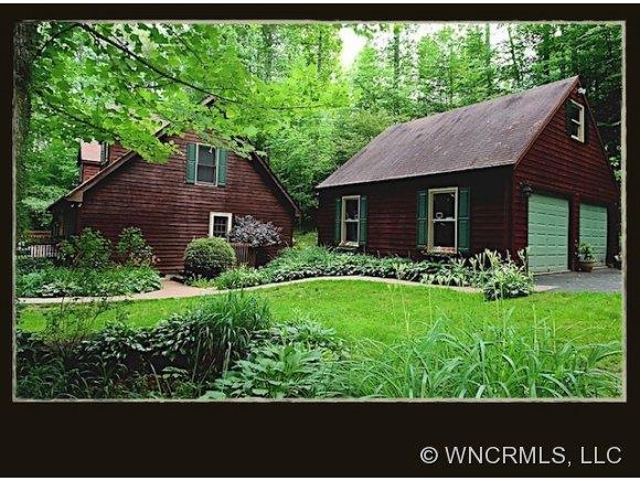 Cozy Cape Cod Close to Town!