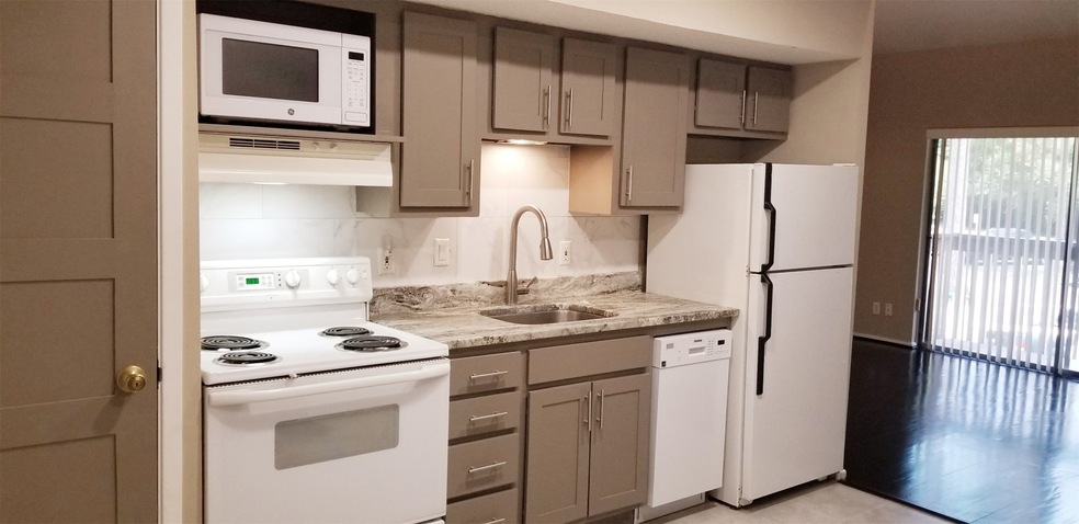 Beautifully updated Kitchen/Dining combo
