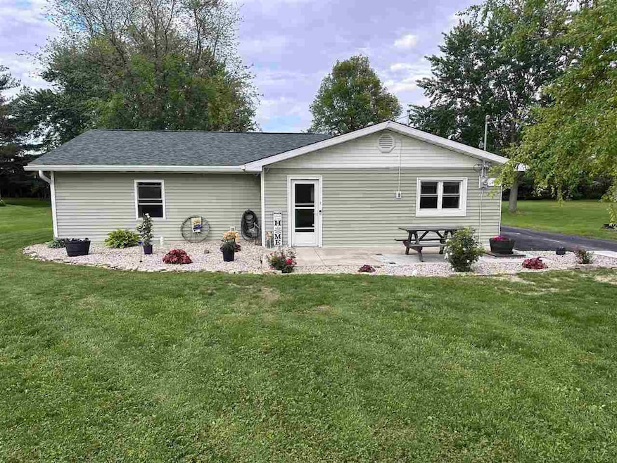 204 N Cook Rd, Muncie, IN 47303 - photo 1