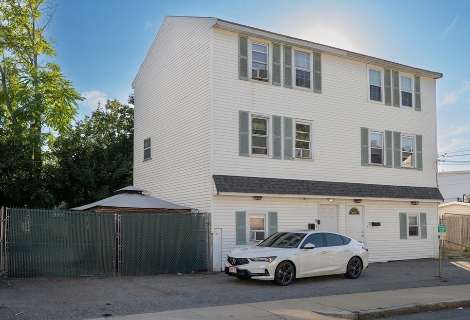 76 W 3rd St, Lowell, MA 01850 - photo 1