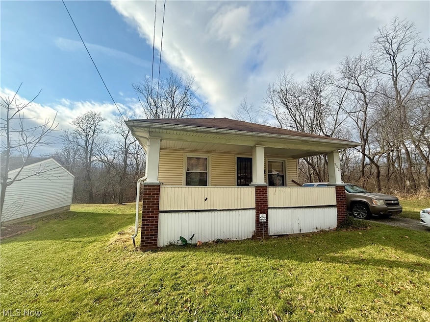 332 Lansdowne Blvd, Youngstown, OH 44506 - photo 1