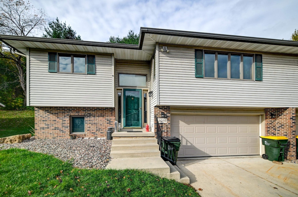 2035 Continental Ln, Cross Plains, WI 53528 - photo 1