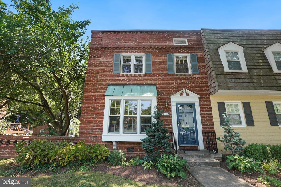 Sold $824,000 • Co-Listing Agent