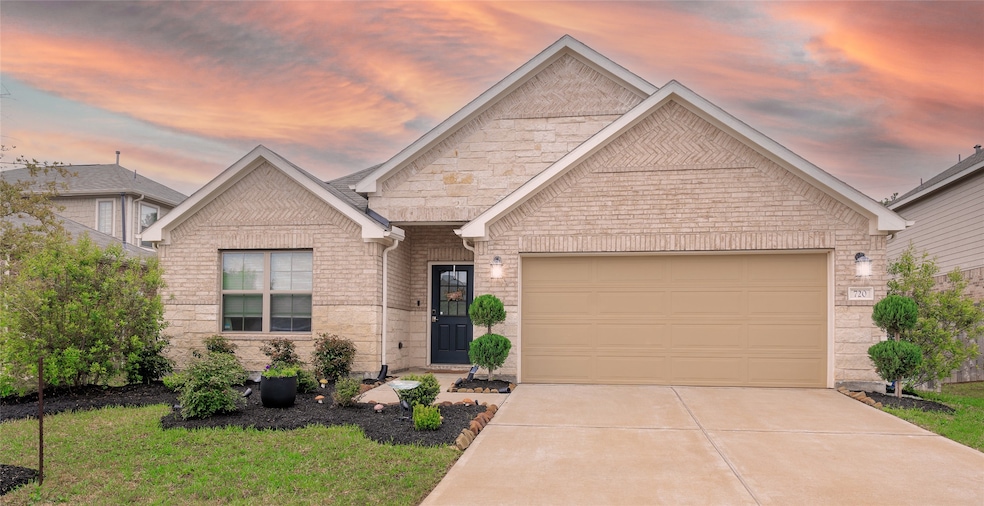 720 Autumn Lake Ln, Magnolia, TX 77354 - photo 1