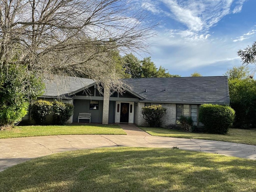 601 Deer Butte St, Weatherford, TX 76085 - photo 1