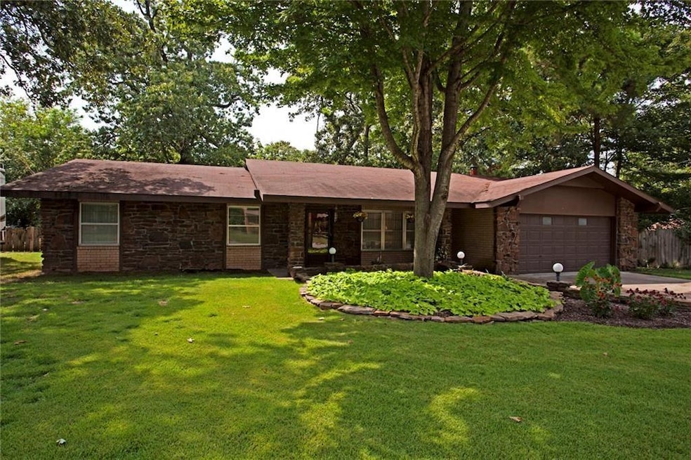 907 NW B St, Bentonville, AR 72712 - photo 1