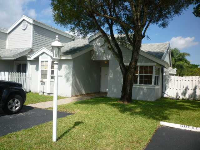 11061 SW 11th Place, Davie, FL 33324 - photo 1