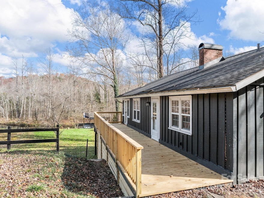 1420 W Lakeshore Dr, Landrum, SC 29356 - photo 1