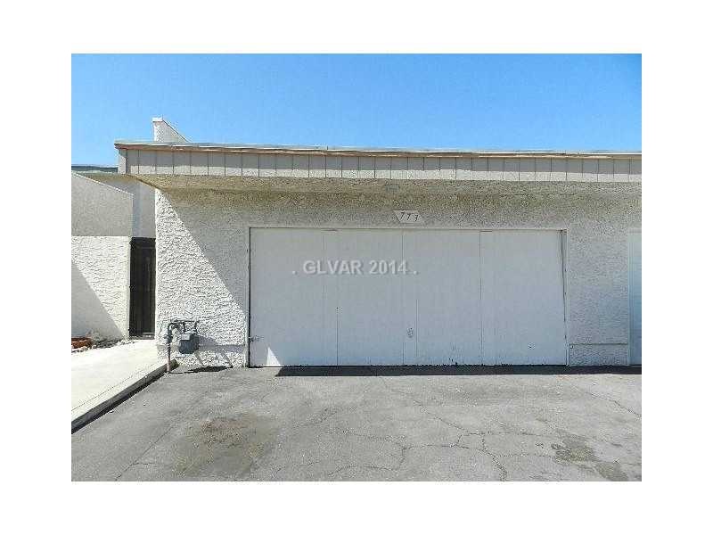 Property Photo. 2 CAR GARAGE WITH ACCESS TO COURTY