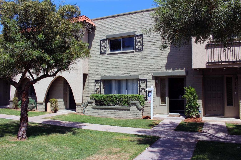 0_Exterior Front