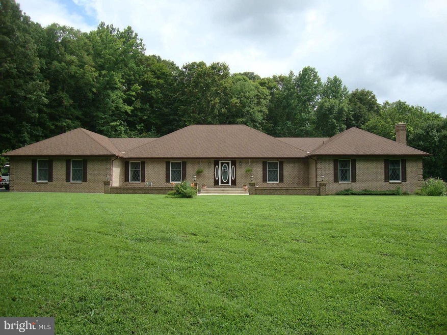 925 Hunting Lake Dr, Huntingtown, MD 20639 - photo 1