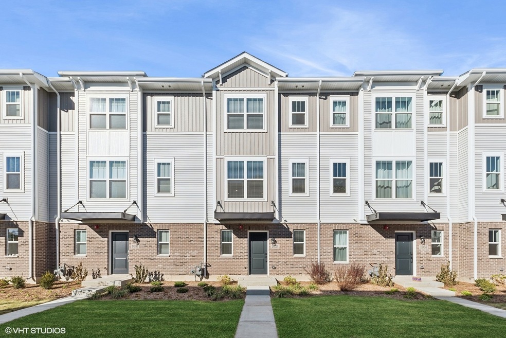 1033 Wren Rd, Des Plaines, IL 60018 - photo 1