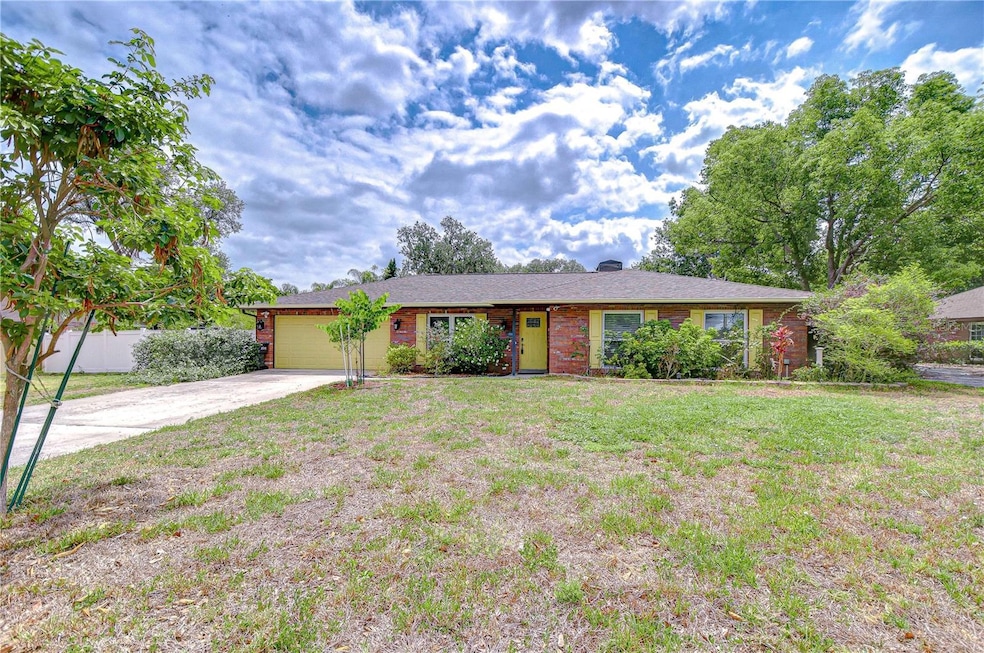 Stunning, updated home in the heart of Valrico!