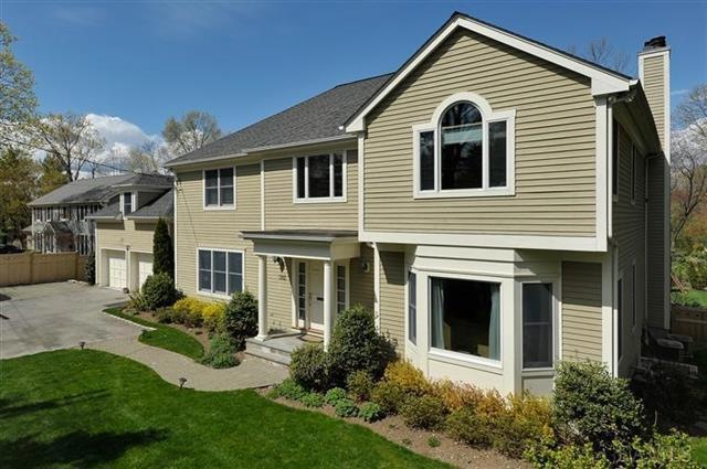 392 Fort Hill Rd, Scarsdale, NY 10583 - photo 1