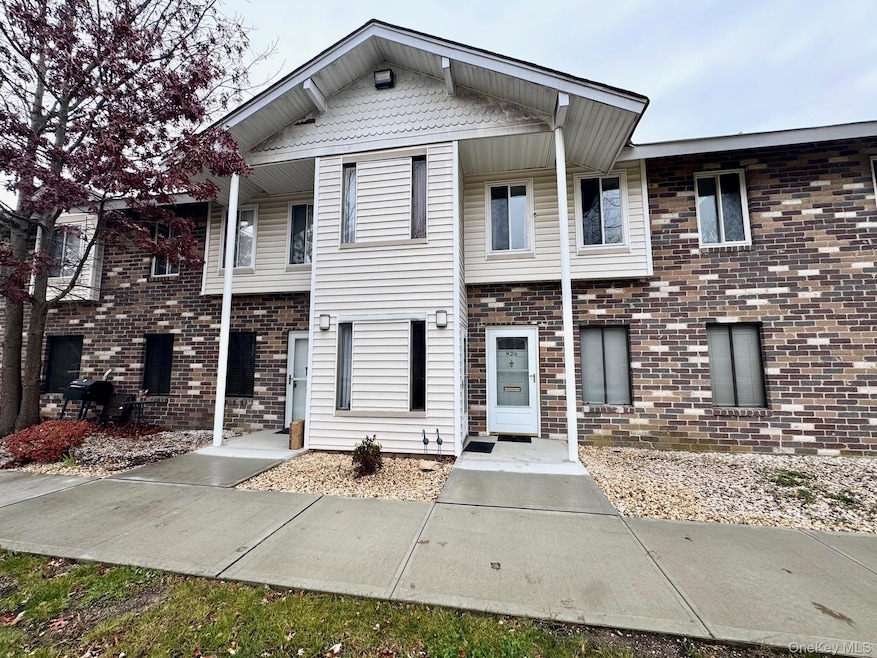 30 Kiowa Ct unit K30, Coram, NY 11727 - photo 1