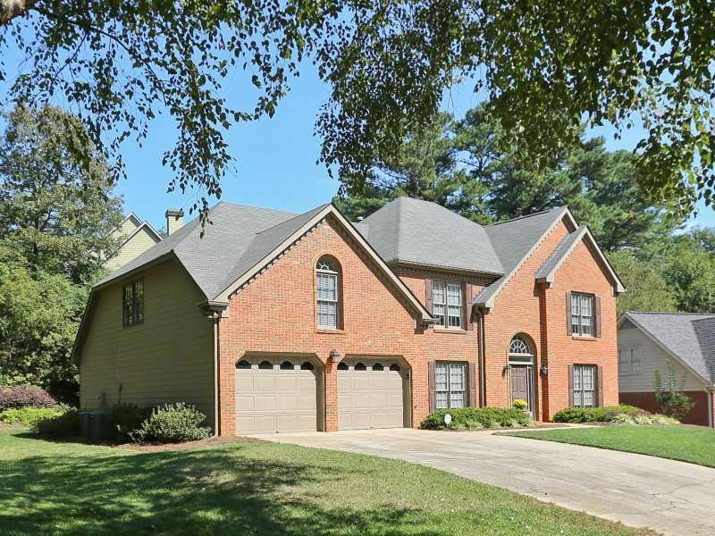 2551 Hollycreek Dr NE, Marietta, GA 30062 - photo 1