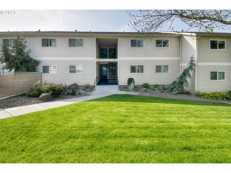 1900 NW Carden Ave unit 16, Pendleton, OR 97801 - photo 1