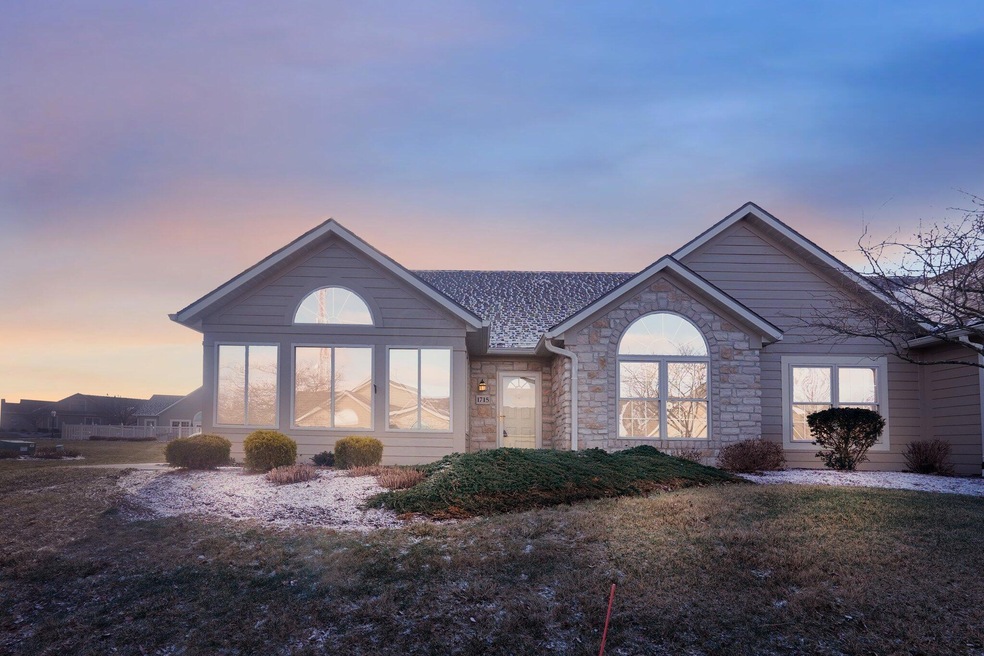 1-web-or-mls-1715-crossing-blvd