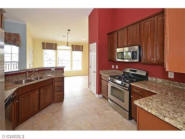 Kitchen - Loaded with all the extras, this kitchen