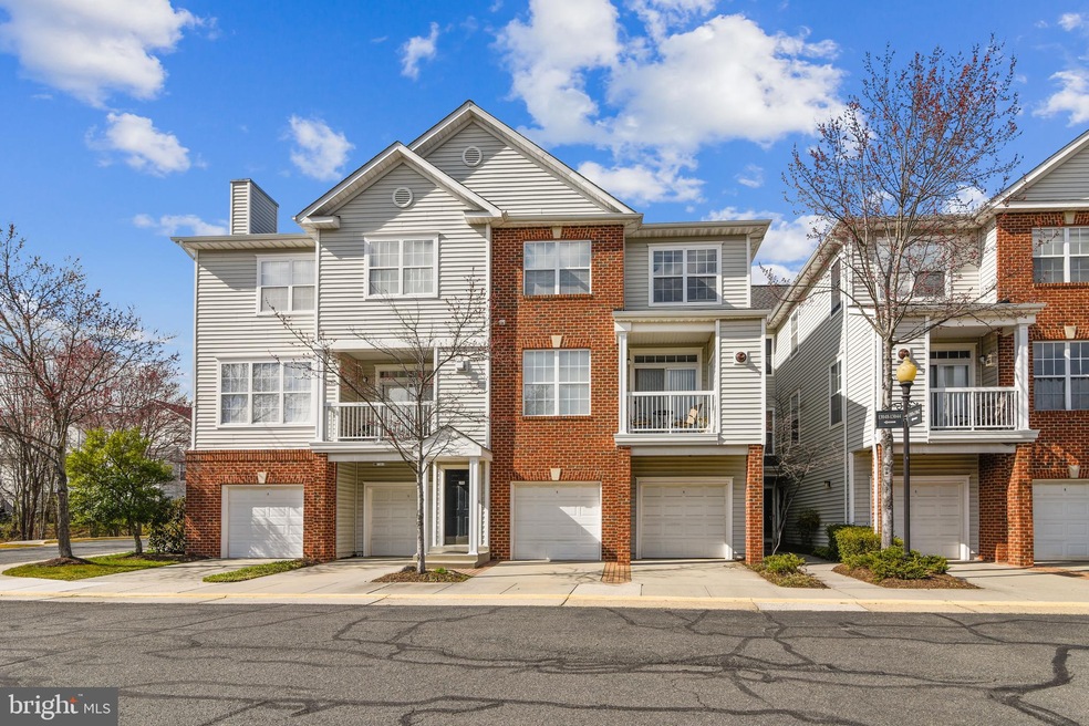 13042 Cabin Creek Rd, Herndon, VA 20171 - photo 1