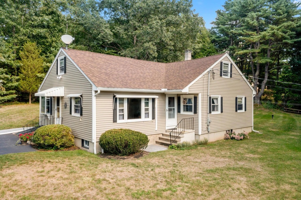 1 Meadowview Dr, Newton, NH 03858 - photo 1