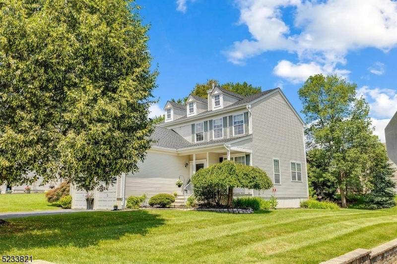 28 Saxton Dr, Hackettstown, NJ 07840 - photo 1